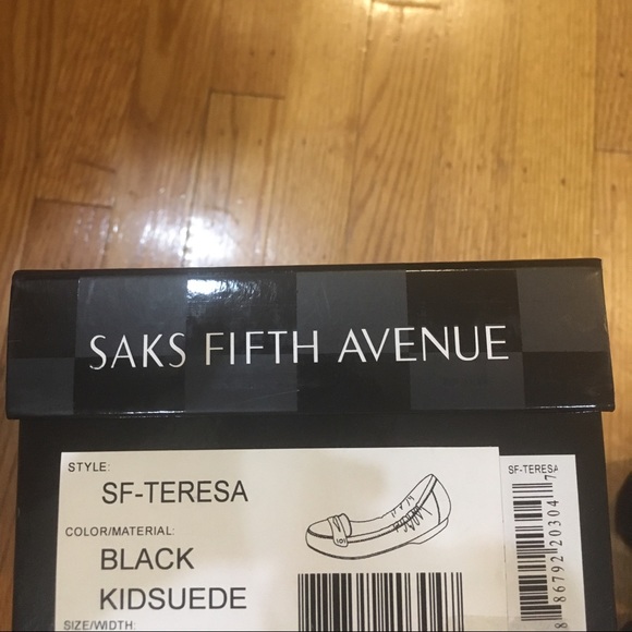 Saks Fifth Avenue black suede flats NWT - Picture 5 of 5